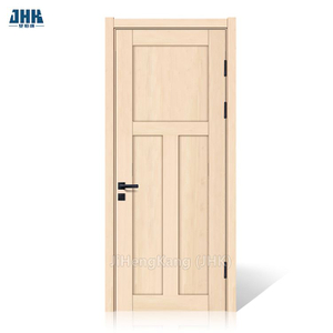 Porta in pino chiaro, luminoso ed elegante, senza kotty